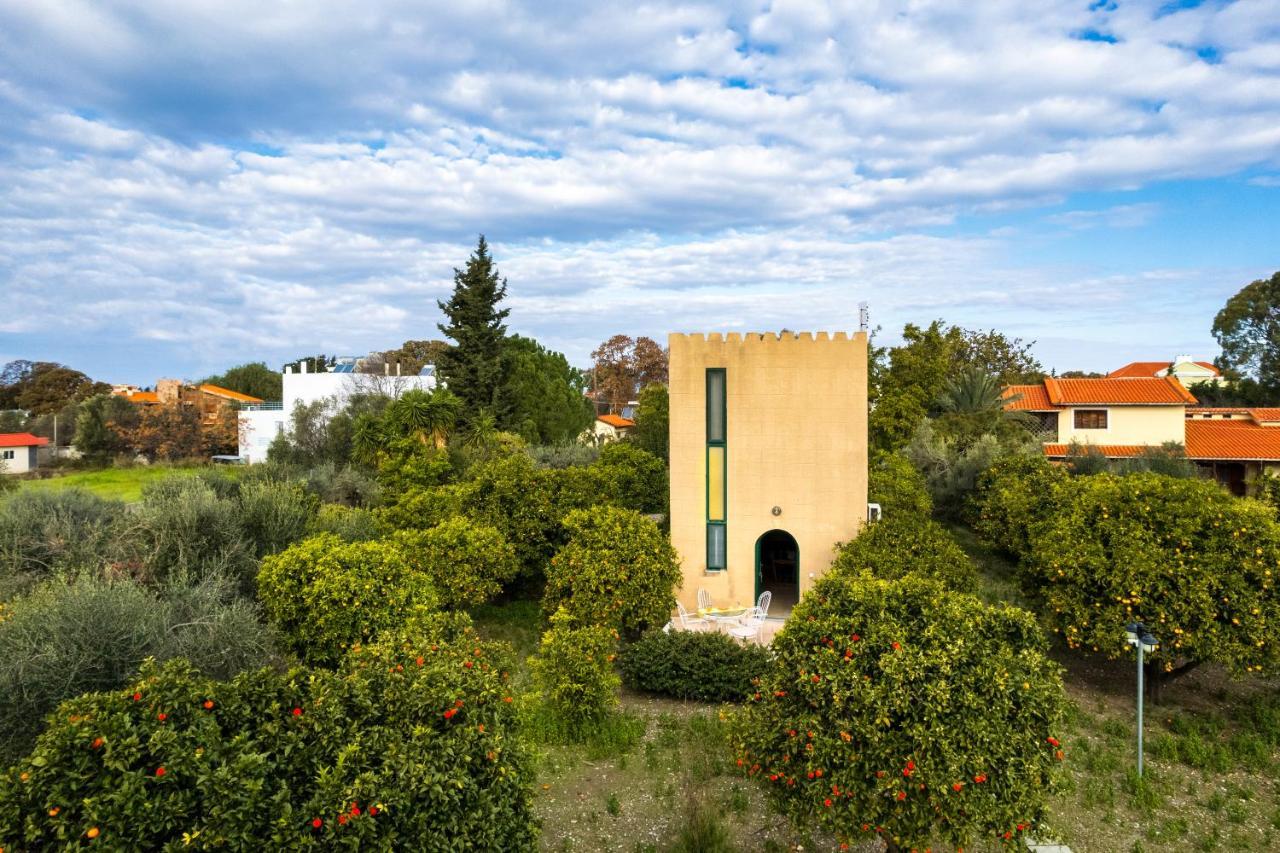 Vila The Tower With The Orange Tree Garden Ialysos  Exteriér fotografie